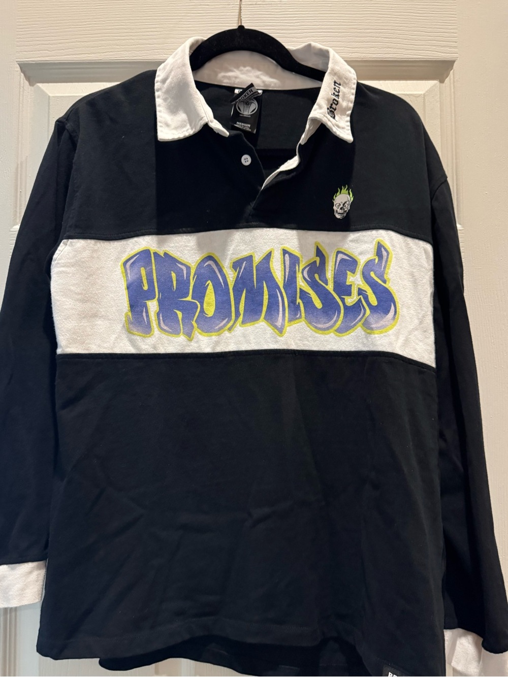 Promises Graphic Black & White Zumiez Shirt size medium cotton streetwear Y2K
